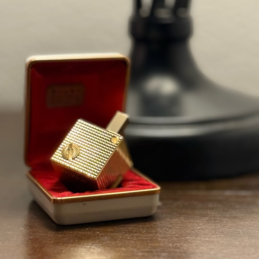 60s, 70s VINTAGE CUBE dice Ippag lighter